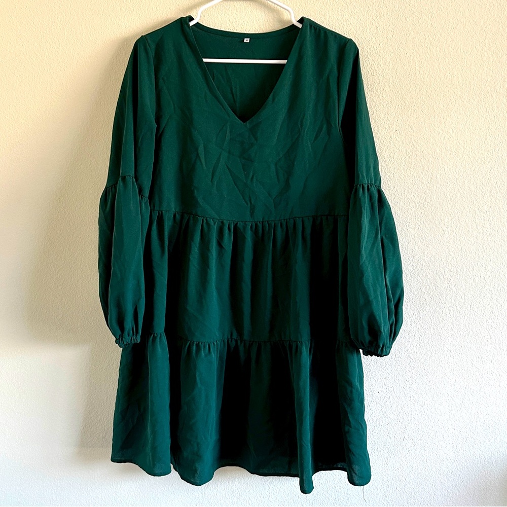 Women’s Boutique Tiered Dark Green Dress Elastic Cuffs, Long Sleeves Size Medium